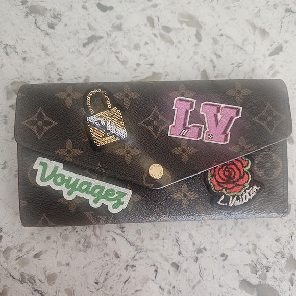 Louis Vuitton EUC Monogram Brown Wallet RARE With COI Dust Bag And Box
